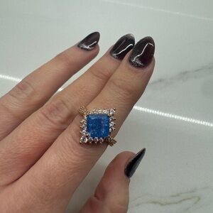 Elegant Blue and Rose Gold Square Gemstone Ring